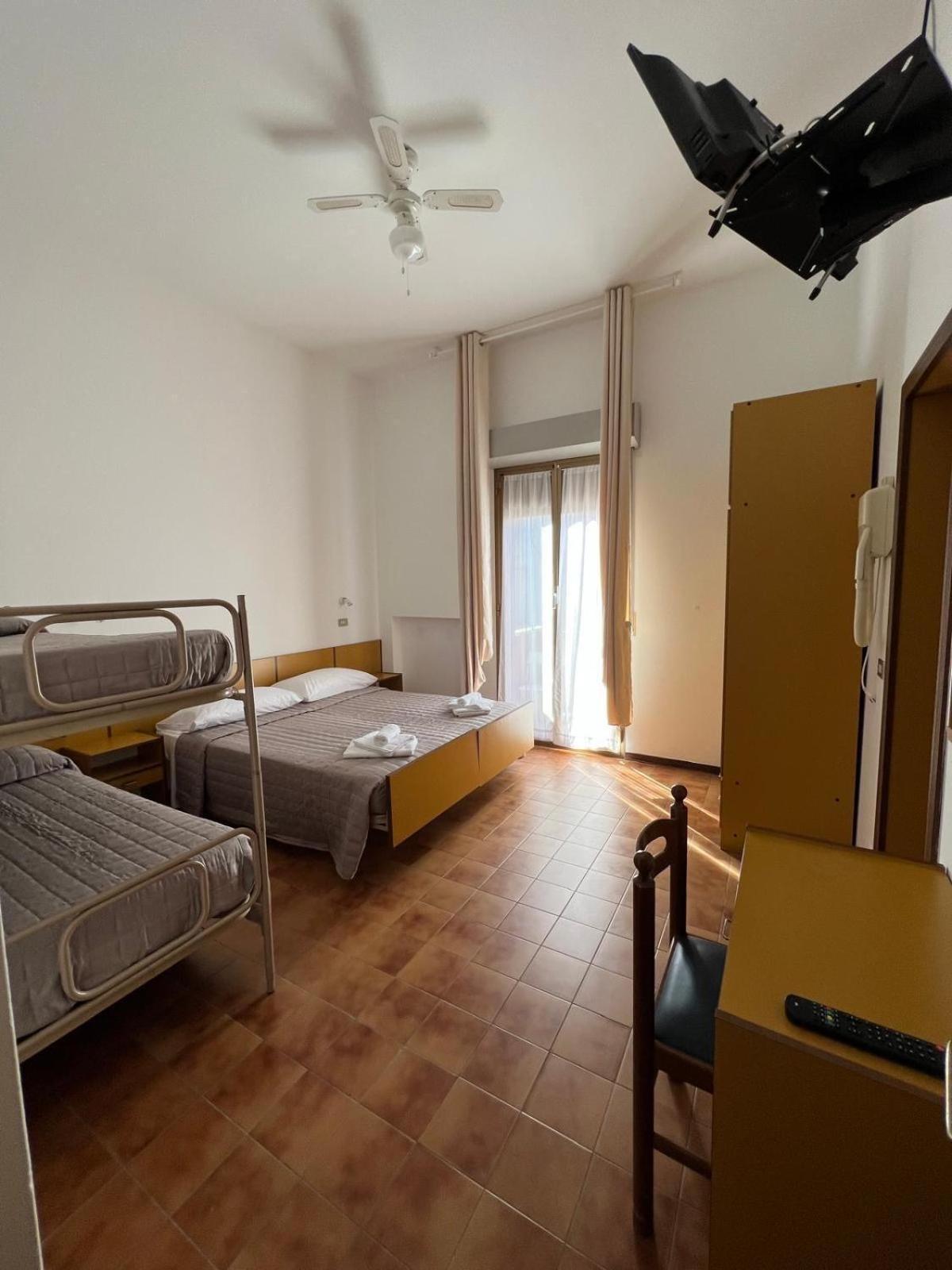 Hotel Villa Dei Fiori Bellaria-Igea Marina Exteriör bild