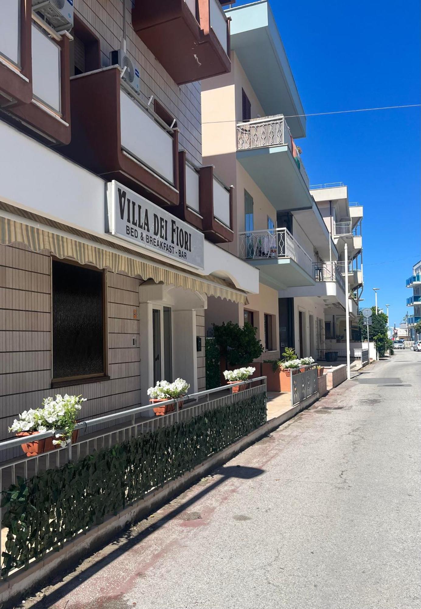 Hotel Villa Dei Fiori Bellaria-Igea Marina Exteriör bild
